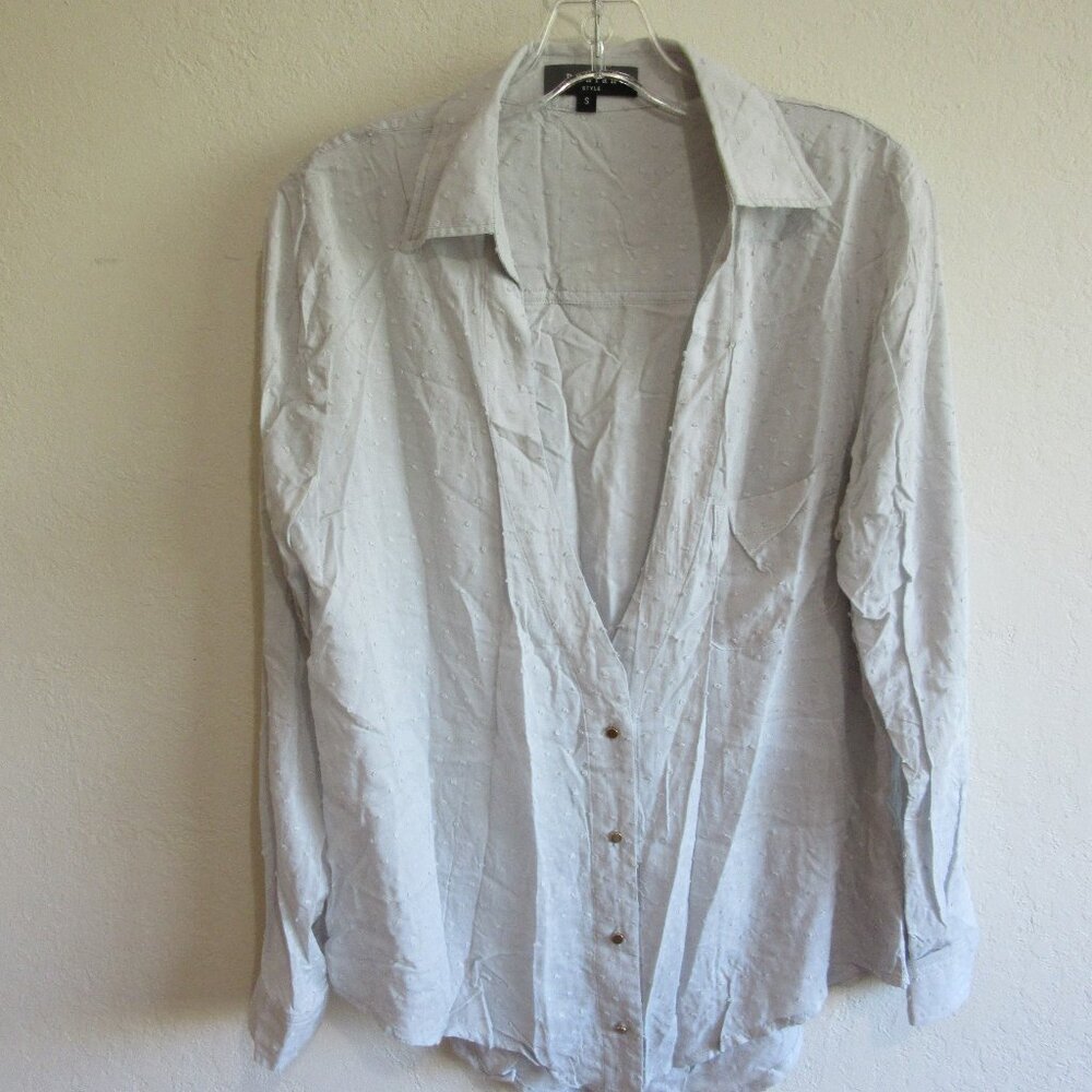 BEULAH Light Gray S Long Sleeve V-Neck Button Closure Cotton Blouse